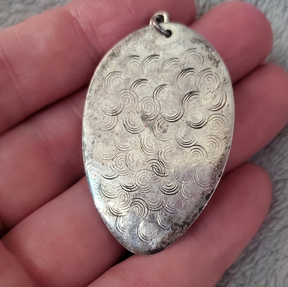 Sterling Silver Egg Shaped Stamped Reversible Abstract Pendant with Squiggle - Picture 4 of 5